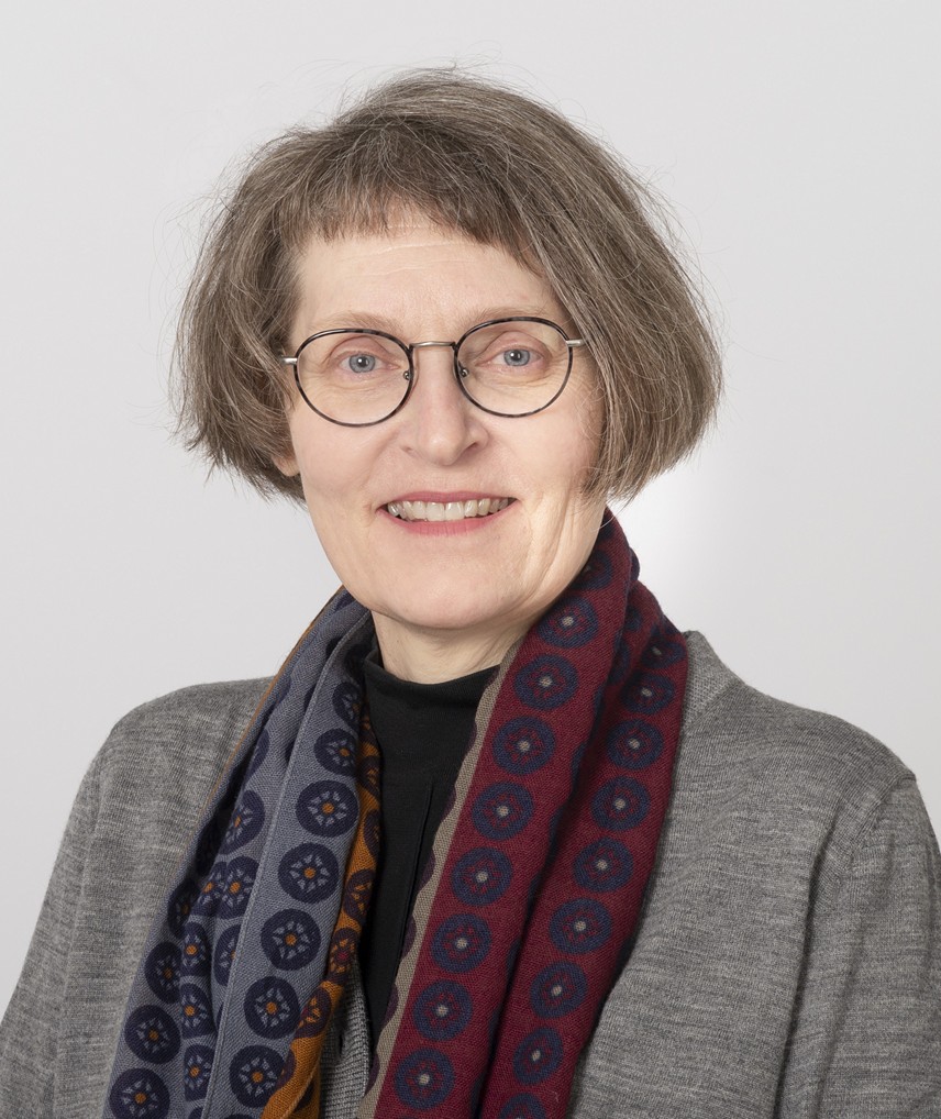 Martha Poldes, Kommissionssekretärin